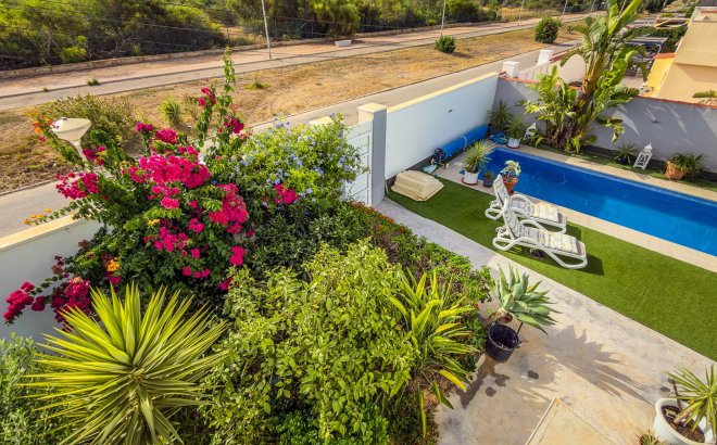 Resale - Villa -
Torrevieja - Costa Blanca