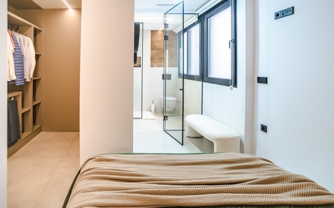 Resale - Apartment -
Torrevieja - Costa Blanca