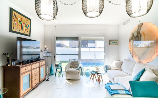 Resale - Villa -
Pilar de la Horadada - Costa Blanca