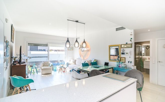 Resale - Villa -
Pilar de la Horadada - Costa Blanca