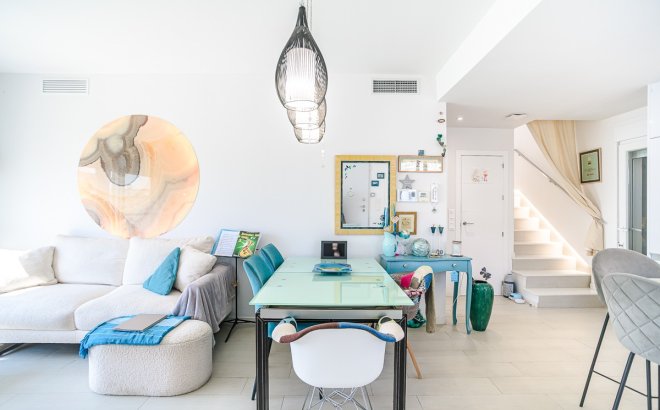 Resale - Villa -
Pilar de la Horadada - Costa Blanca