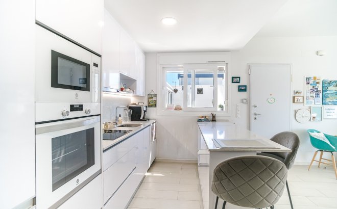 Resale - Villa -
Pilar de la Horadada - Costa Blanca