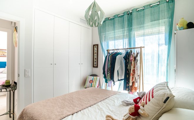 Resale - Villa -
Pilar de la Horadada - Costa Blanca