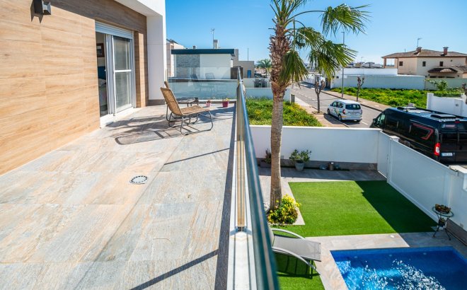 Resale - Villa -
Pilar de la Horadada - Costa Blanca