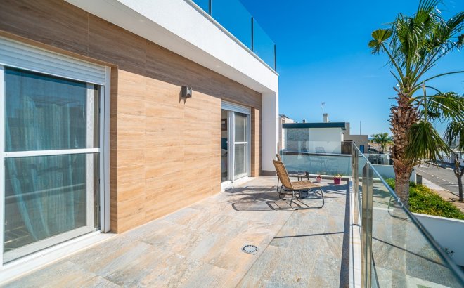 Resale - Villa -
Pilar de la Horadada - Costa Blanca