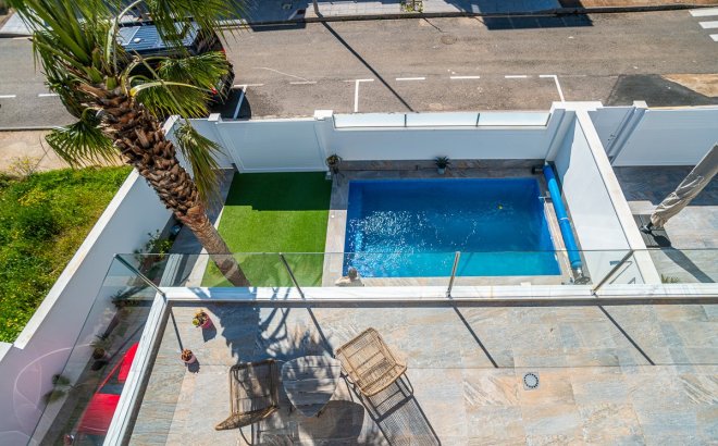 Resale - Villa -
Pilar de la Horadada - Costa Blanca