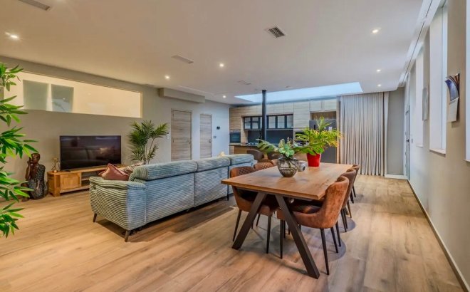 Resale - Villa -
Benijofar - Costa Blanca