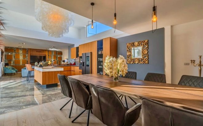 Resale - Villa -
Benijofar - Costa Blanca