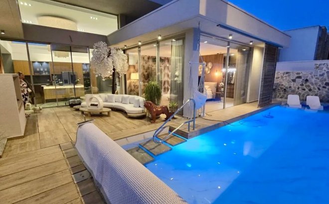 Resale - Villa -
Benijofar - Costa Blanca