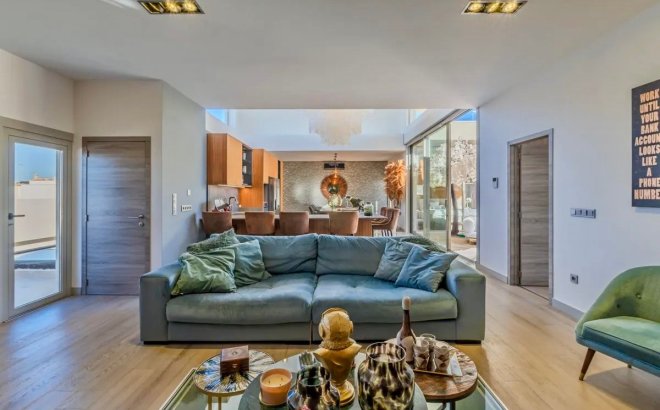 Resale - Villa -
Benijofar - Costa Blanca