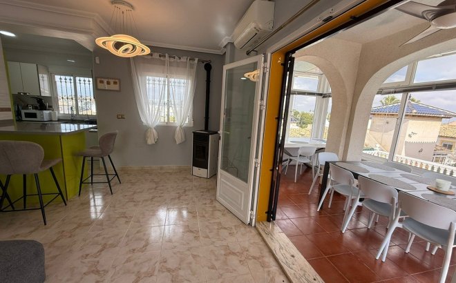 Resale - Villa -
Orihuela Costa - Costa Blanca