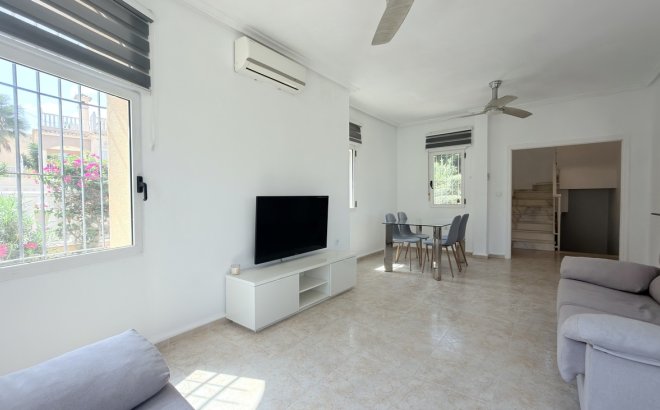 Resale - Villa -
Villamartin - Costa Blanca