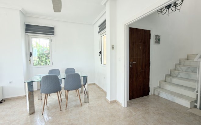 Resale - Villa -
Villamartin - Costa Blanca