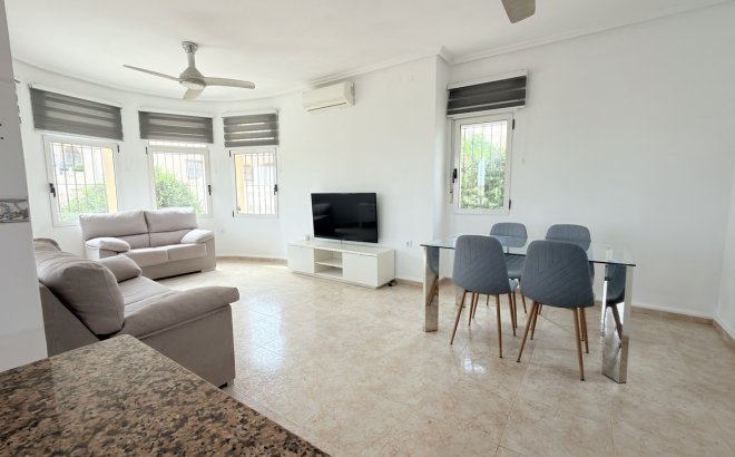 Resale - Villa -
Villamartin - Costa Blanca