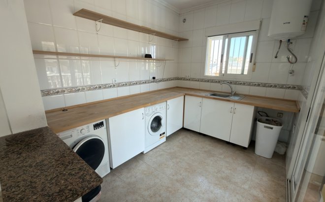 Resale - Villa -
Villamartin - Costa Blanca