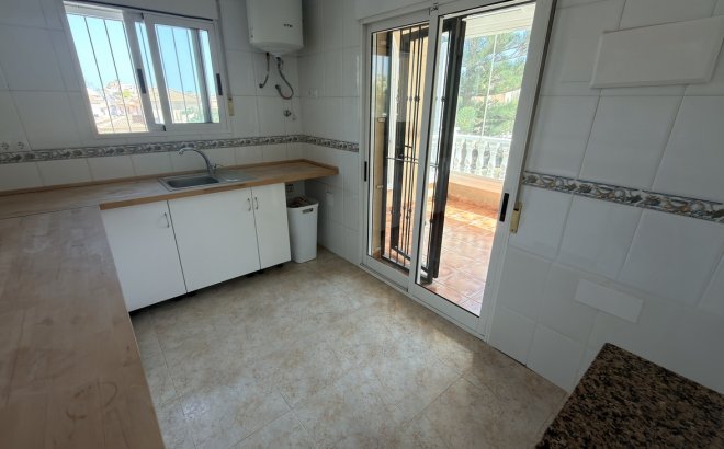 Resale - Villa -
Villamartin - Costa Blanca