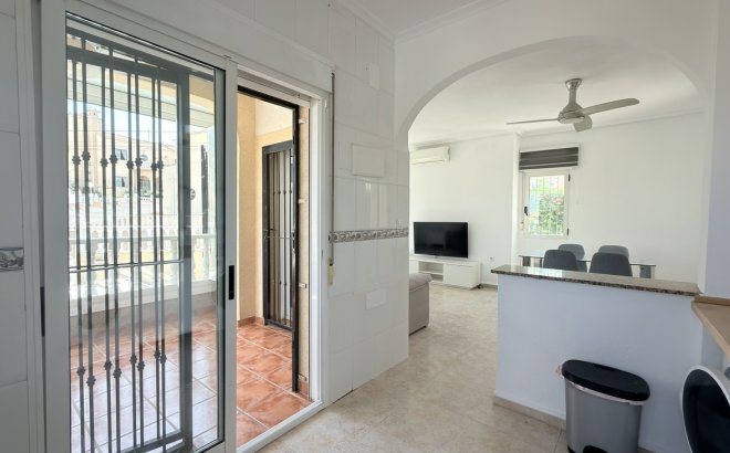 Resale - Villa -
Villamartin - Costa Blanca
