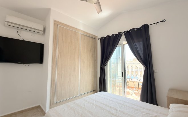 Resale - Villa -
Villamartin - Costa Blanca