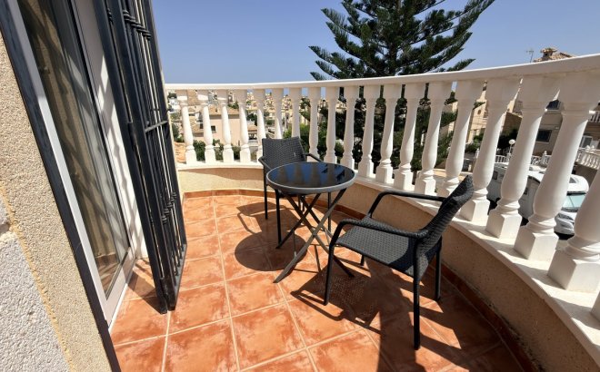Resale - Villa -
Villamartin - Costa Blanca