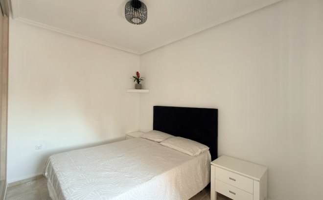 Resale - Villa -
Villamartin - Costa Blanca