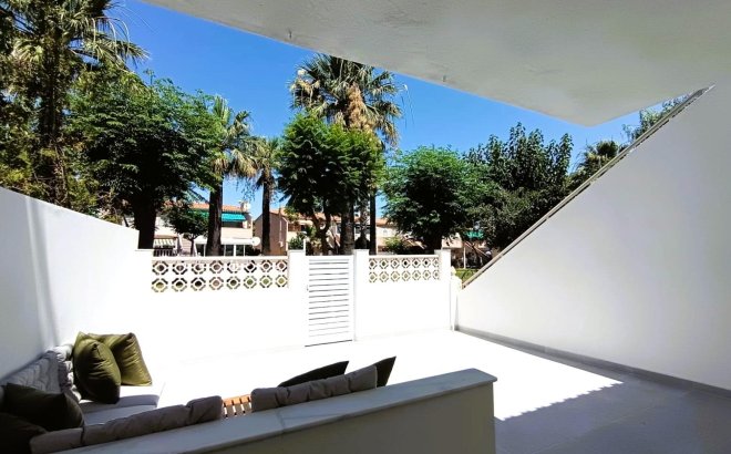 Resale - Bungalow -
Orihuela Costa - Costa Blanca