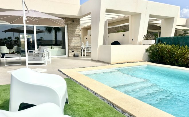 Resale - Villa -
La Finca Golf Resort - Inland