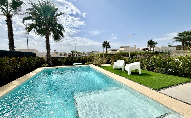 Resale - Villa -
La Finca Golf Resort - Inland