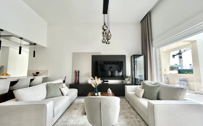 Resale - Villa -
La Finca Golf Resort - Inland
