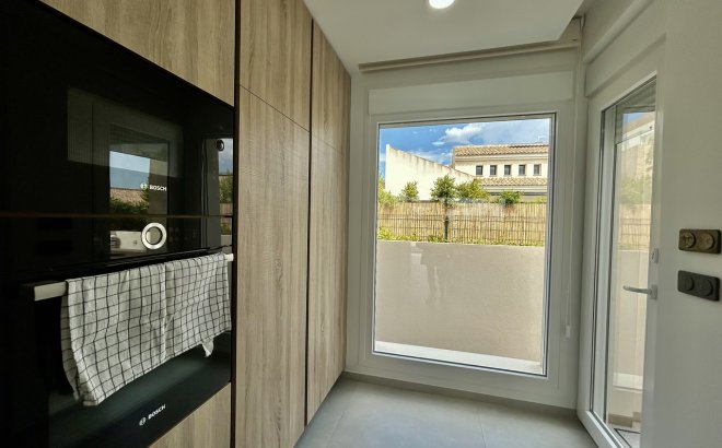 Resale - Villa -
La Finca Golf Resort - Inland