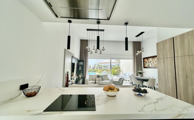 Resale - Villa -
La Finca Golf Resort - Inland