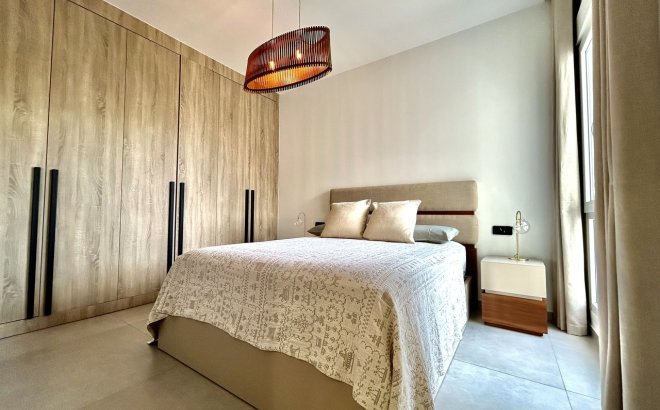 Resale - Villa -
La Finca Golf Resort - Inland