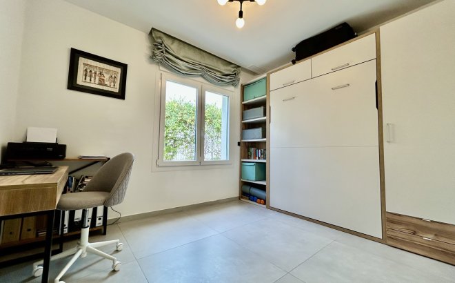 Resale - Villa -
La Finca Golf Resort - Inland