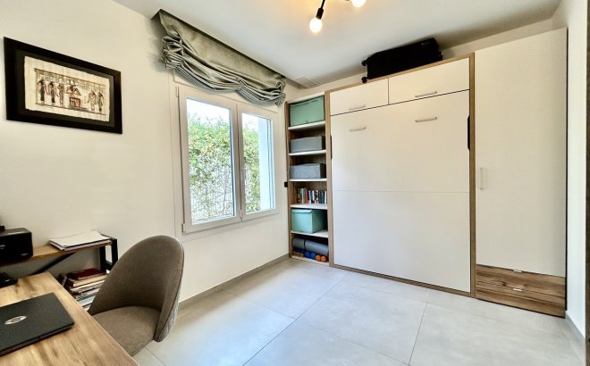 Resale - Villa -
La Finca Golf Resort - Inland