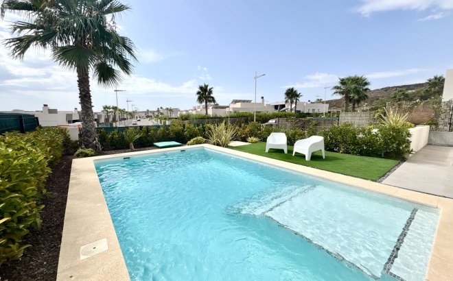 Resale - Villa -
La Finca Golf Resort - Inland