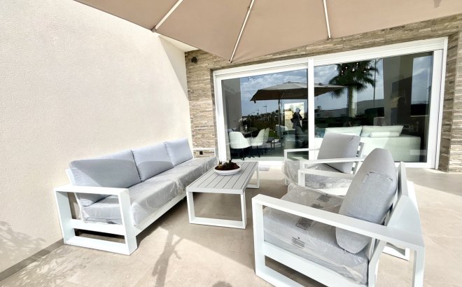 Resale - Villa -
La Finca Golf Resort - Inland