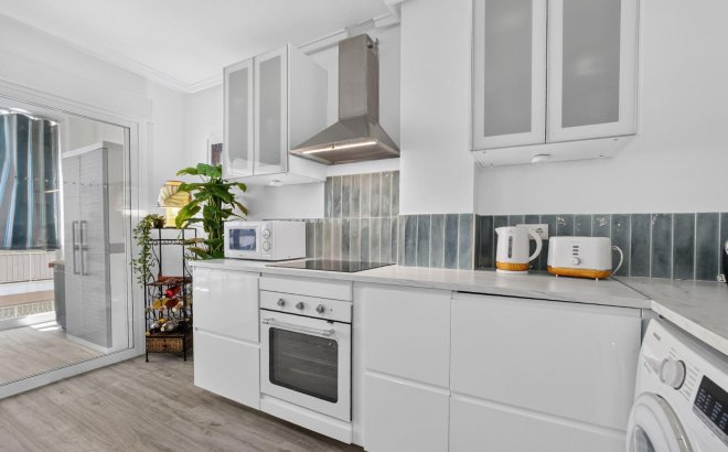 Resale - Apartment -
Torrevieja - Playa del Cura