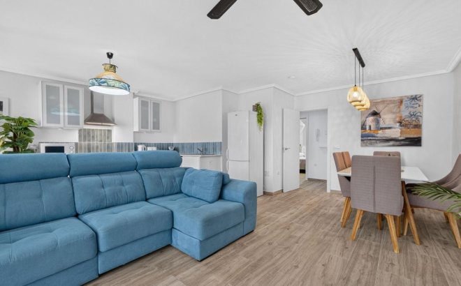 Resale - Apartment -
Torrevieja - Playa del Cura