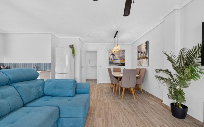 Resale - Apartment -
Torrevieja - Playa del Cura
