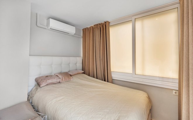 Resale - Apartment -
Torrevieja - Costa Blanca