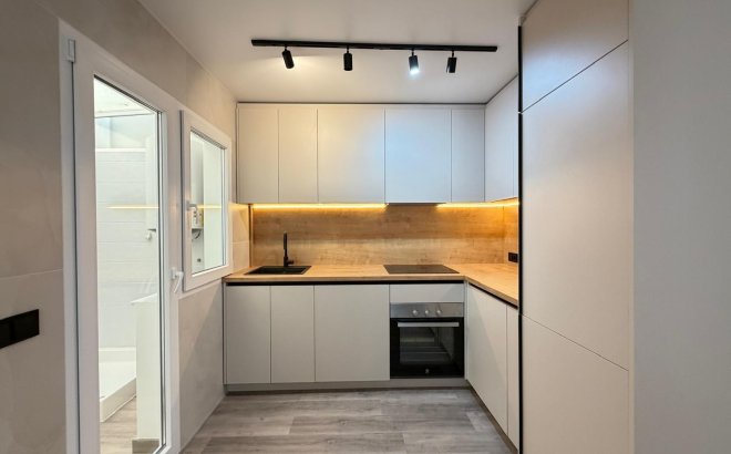 Resale - Town House -
Torrevieja - Miramar - Torre Del Moro