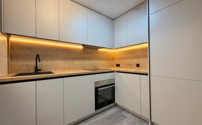 Resale - Town House -
Torrevieja - Miramar - Torre Del Moro