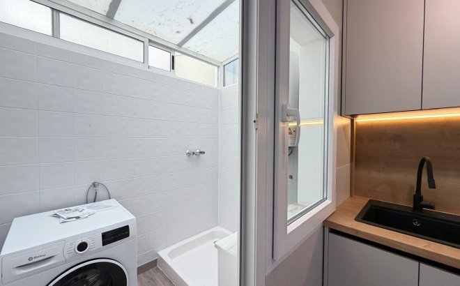 Resale - Town House -
Torrevieja - Miramar - Torre Del Moro