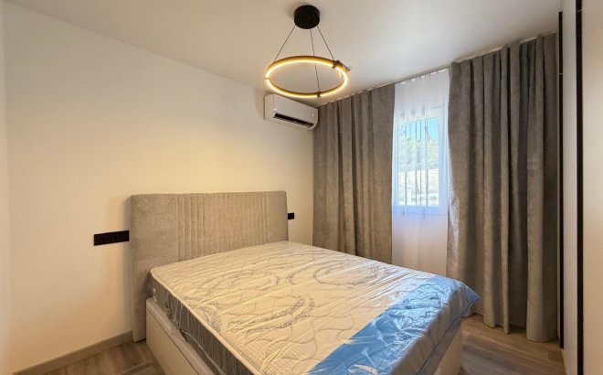 Resale - Town House -
Torrevieja - Miramar - Torre Del Moro