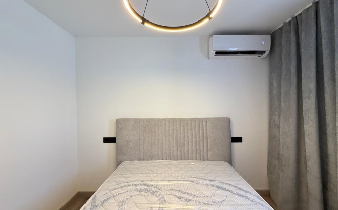 Resale - Town House -
Torrevieja - Miramar - Torre Del Moro