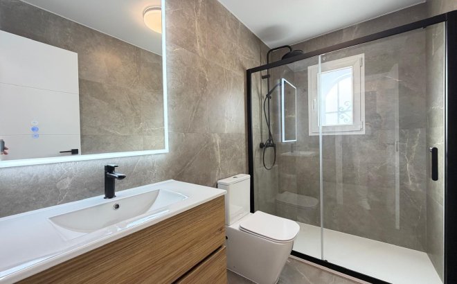 Resale - Town House -
Torrevieja - Miramar - Torre Del Moro