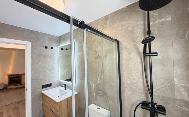 Resale - Town House -
Torrevieja - Miramar - Torre Del Moro