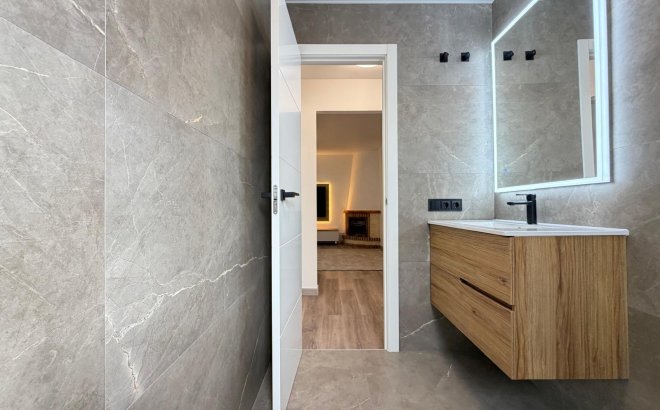 Resale - Town House -
Torrevieja - Miramar - Torre Del Moro