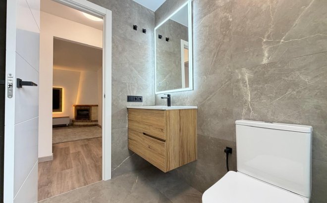 Resale - Town House -
Torrevieja - Miramar - Torre Del Moro