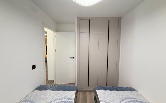 Resale - Town House -
Torrevieja - Miramar - Torre Del Moro