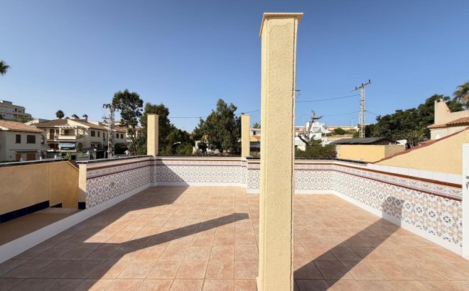 Resale - Town House -
Torrevieja - Miramar - Torre Del Moro